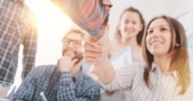 RH : comment les écoles du Groupe SDV Éducation vous accompagnent dans le choix du bon alternant