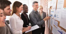 Des bullshit jobs plus que jamais d’actualité