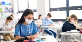 À l’étude, un « congé parental »  pour les salariés en cas de fermeture d’écoles