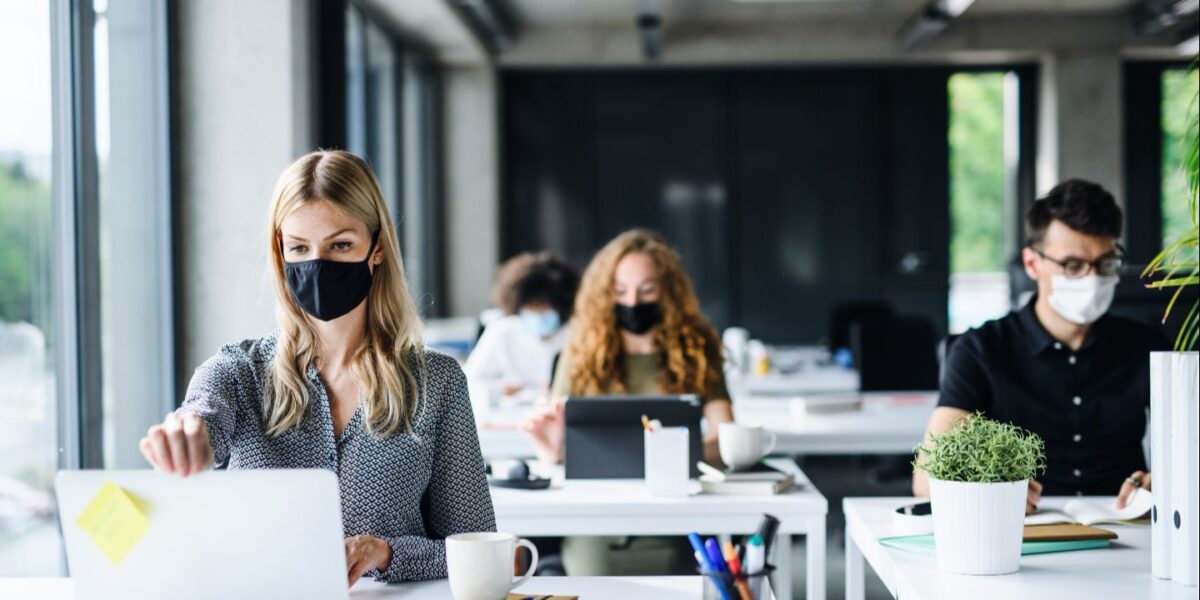 Une majorité de salariés souhaite revenir travailler au bureau.