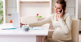 Vers un télétravail facilité pour les femmes en fin de grossesse