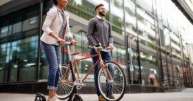 Autopartage, vélos, voitures électriques : la mobilité verte séduit de plus en plus d’entreprises