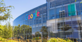 Déménager loin et gagner moins : Google aligne les salaires sur les marchés locaux