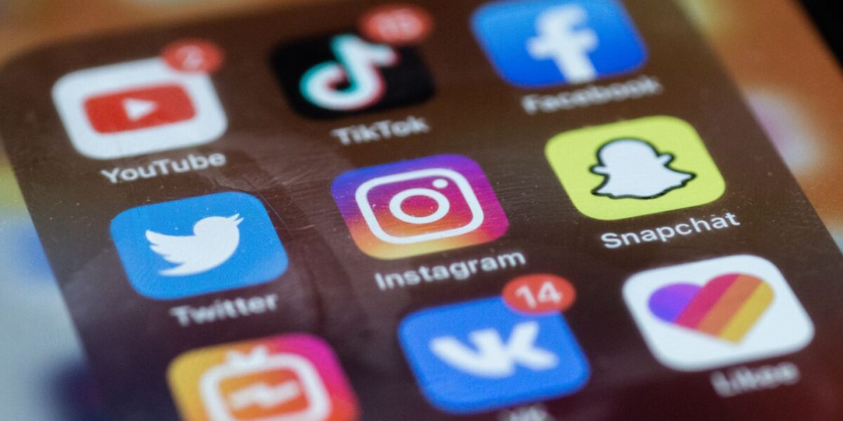 On trouve désormais des offres d'emploi sur TikTok, Twitch et même Tinder !