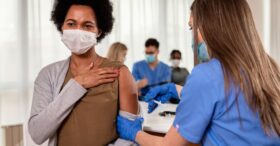 Vos collaborateurs ont-ils le droit de se faire vacciner sur leur temps de travail ?