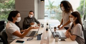 Le port du masque devrait rester obligatoire dans les entreprises en septembre