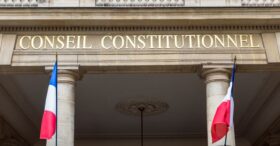 Pass sanitaire : le Conseil constitutionnel censure la rupture anticipée des CDD et contrats d’intérim