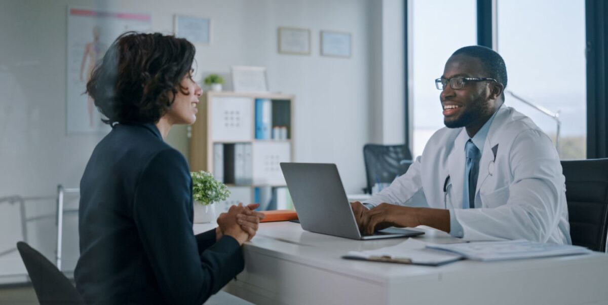 Une visite de mi-carrière devient obligatoire pour tous les collaborateurs.