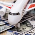 Etats-Unis : une entreprise offre 10 000 dollars et deux billets d’avion à tous ses salariés