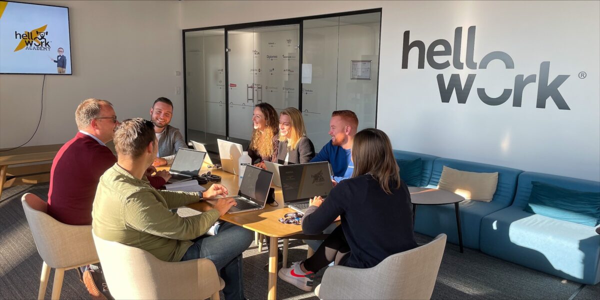 La HelloWork Academy propose à ses collaborateurs des ateliers pour mettre à niveau leurs connaissances.