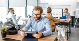 Frais de télétravail : un forfait de 600 € par salarié bientôt pris en charge par les entreprises ?
