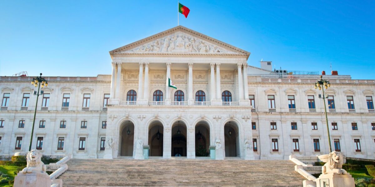 The Portuguese Parliament has just regulated telework.