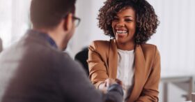 2021 : « Une année exceptionnelle pour l’emploi » selon Elisabeth Borne