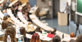 Canada : une offre d’emploi réservée aux minorités fait polémique