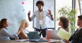 10 questions à vous poser pour organiser une réunion efficace (et supprimer les réunions inutiles)