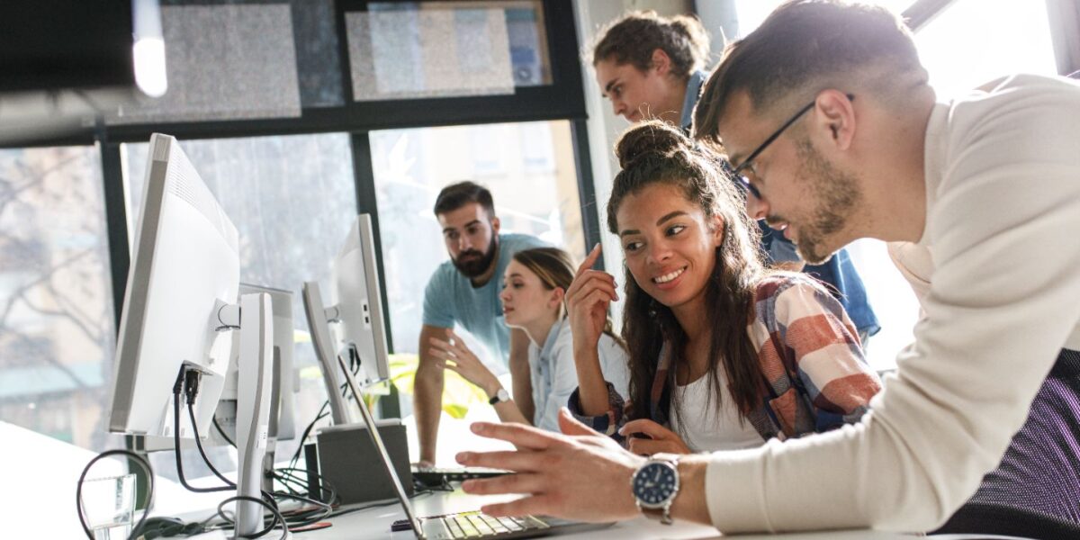 Les prétentions salariales des jeunes ingénieurs IT se situent autour de 40 000 euros but annuels dès le début de carrière.