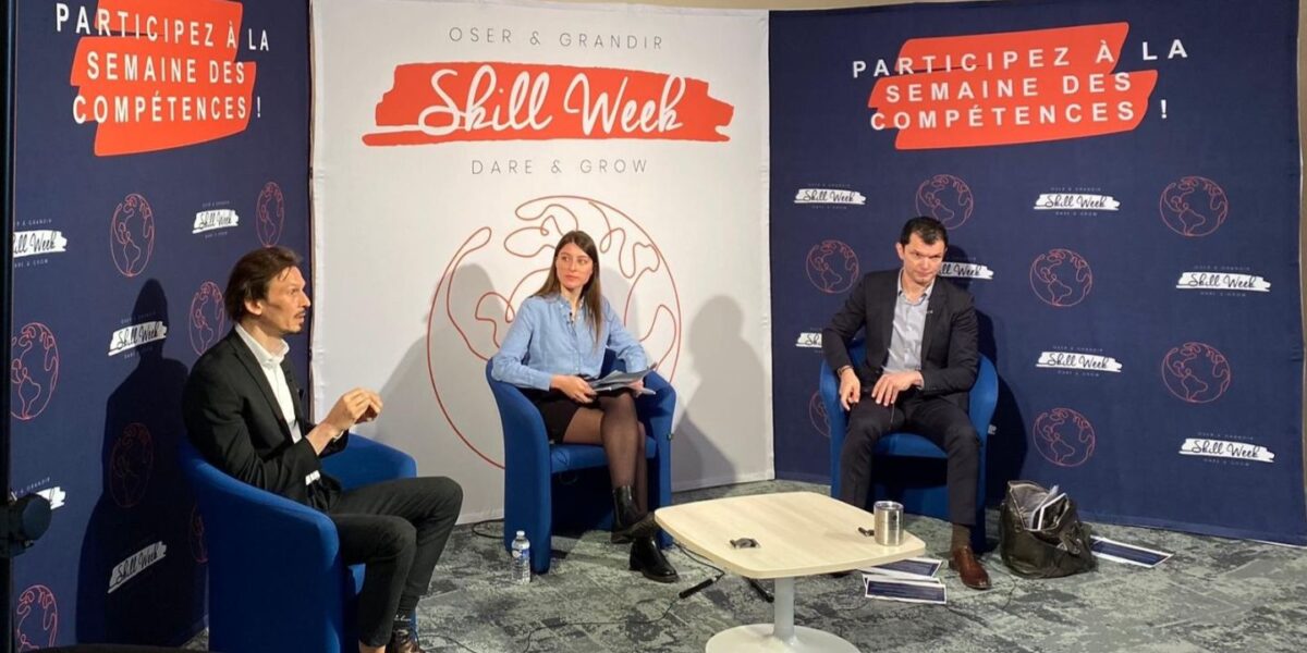 Certaines entreprises choisissent de faire appel à un expert travaillant dans une autre société pour former un ou plusieurs collaborateurs sur une thématique donnée.
