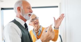12 pistes pour une meilleure intégration des seniors sur le marché du travail