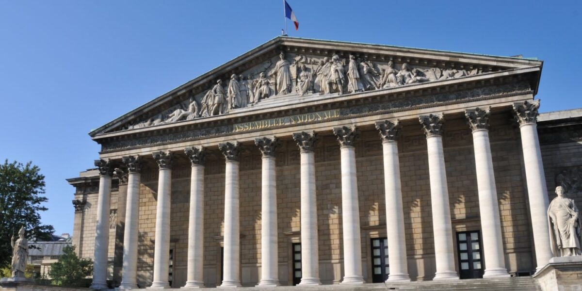 Les députés débattent actuellement du projet de loi immigration.