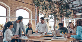 5 signes qui montrent que la cooptation faciliterait vos recrutements