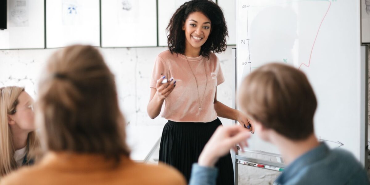 L'étude de Hays met en lumière un décalage de perception entre employeurs et employés sur le sujet de la montée en compétences de ces derniers.