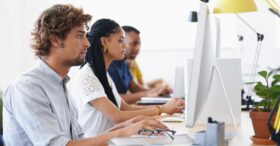 Les salariés passeraient (beaucoup) trop de temps à écrire des mails