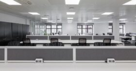 Le nombre d’emplois vacants en baisse dans le privé