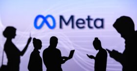 Meta et Salesforce réembauchent des salariés qu’ils avaient licenciés