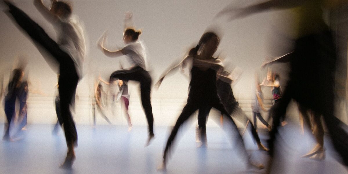 Recruteurs et candidats se sont rencontrés sur la piste de danse.