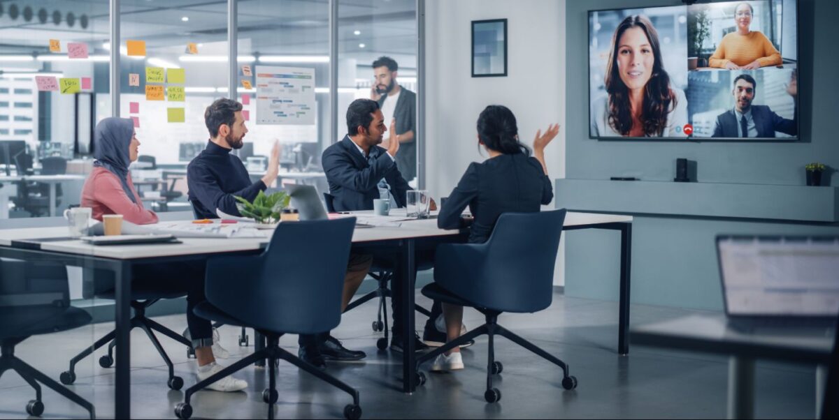 Les entreprises à la politique de télétravail flexible affichent une meilleure croissance entre 2020 et 2022 que celles ayant opté pour un cadre plus contraignant.