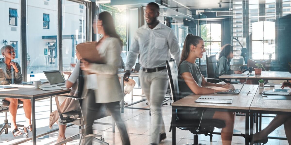 "Le modèle de la hâte empêche de penser le temps long."