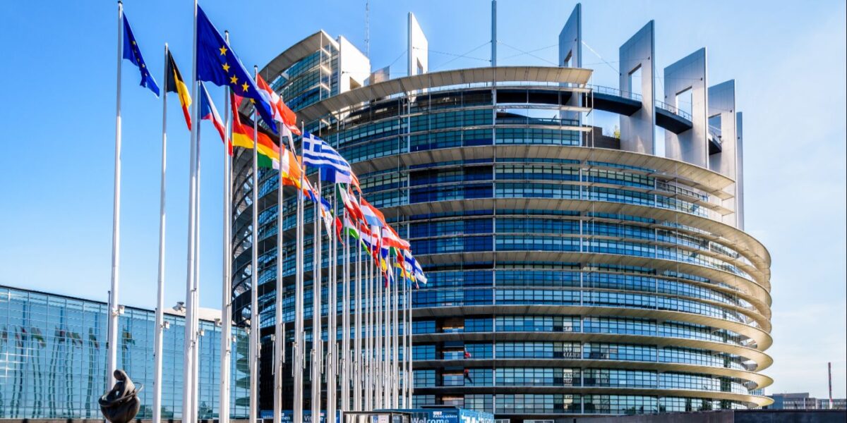 La directive européenne du 10 mai 2023 vise à généraliser la transparence des salaires à l'ensemble des Etats membres.