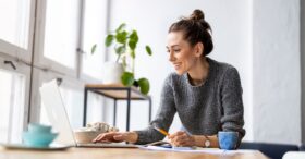 Rédiger vos offres d’emploi avec l’IA : 4 mauvaises raisons de ne pas vous y mettre !