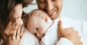Congé de naissance : ce que l’on sait de ce dispositif qui va remplacer le congé parental