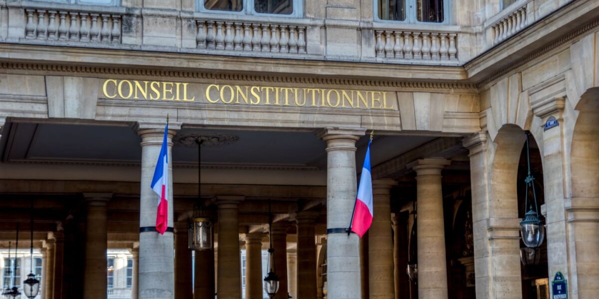 Parmi ces mesures, la sanction des employeurs de travailleurs sans-papiers.