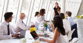 Egalité professionnelle hommes-femmes : pourquoi la France figure en tête du classement