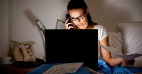 La hustle culture, ou la théorie du travail acharné (et ses limites)