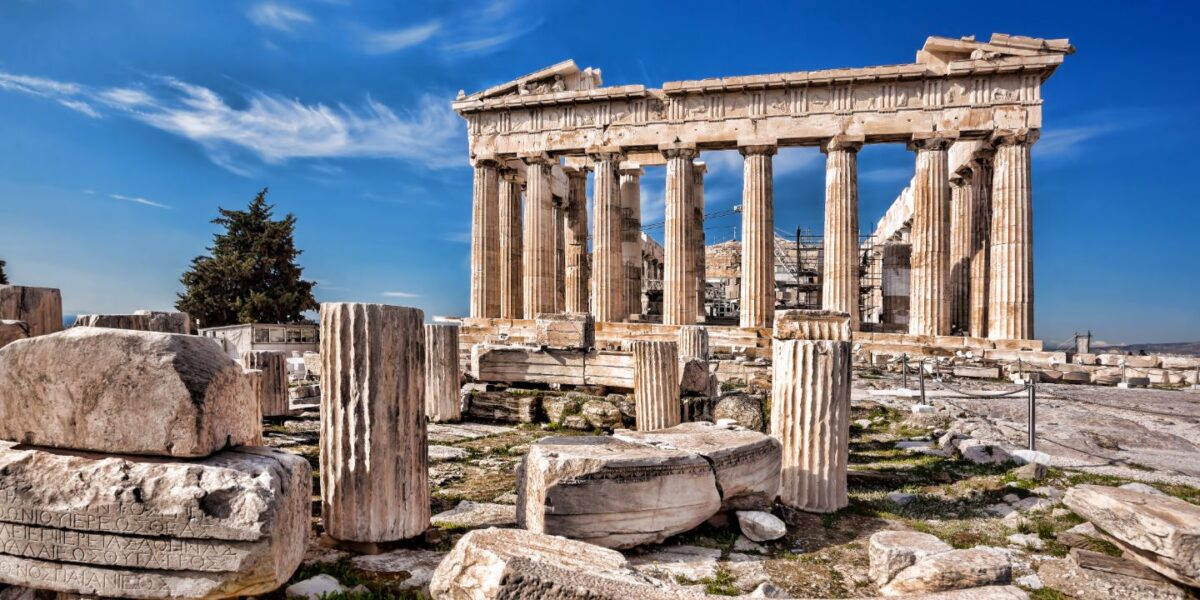 La durée légale hebdomadaire est passée de 40 à 48h en Grèce.