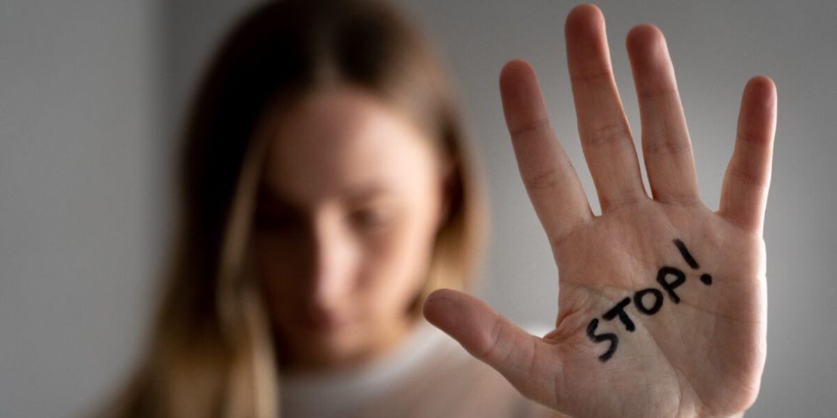 Les situations inégalitaires entre hommes et femmes offrent un terreau propice aux violences sexistes et sexuelles.