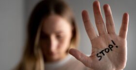 Comment lutter efficacement contre les violences faites aux femmes au travail