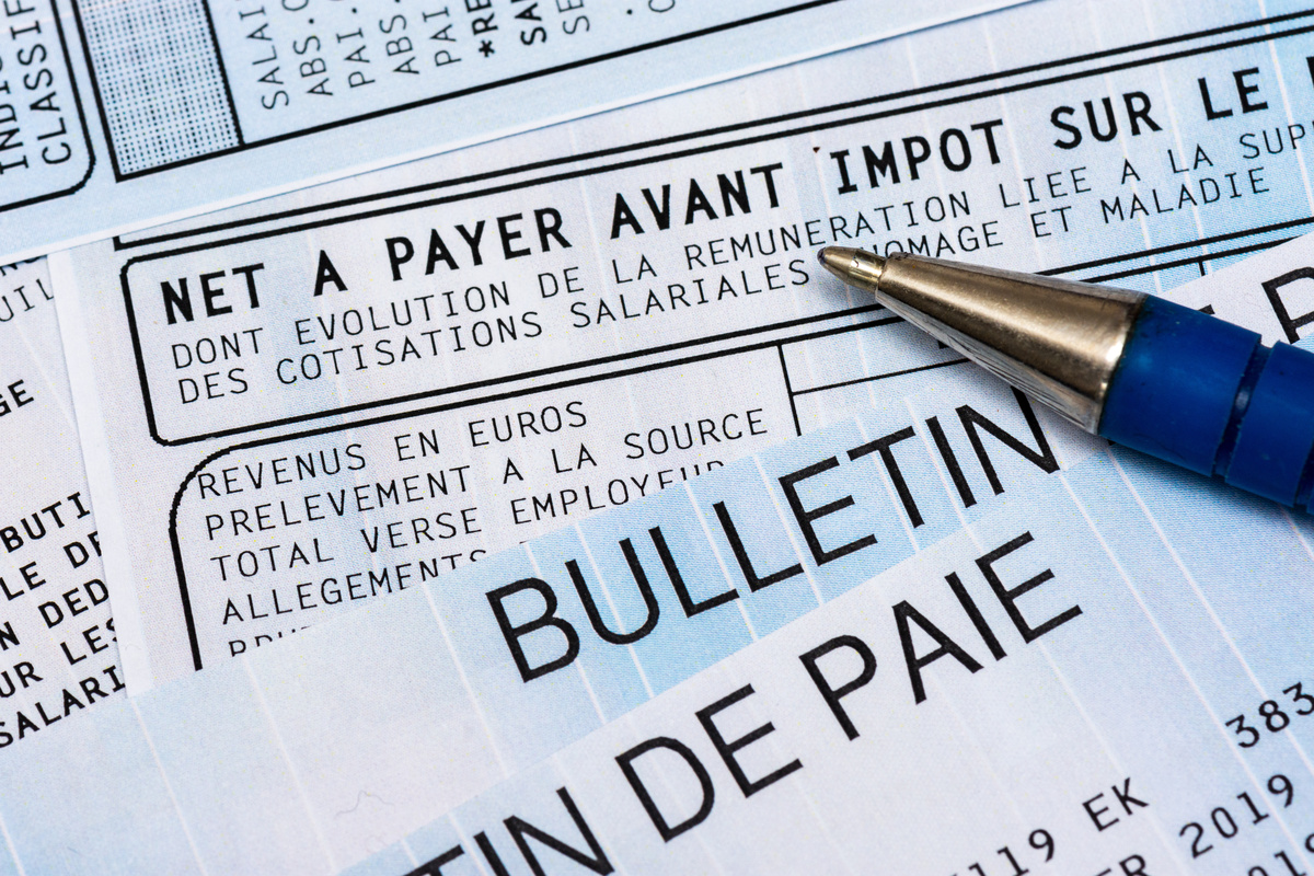 Bulletin de paie français avec prélèvement d’impôt sur le revenu à la source