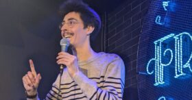 Clément, RH et humoriste : « L’humour est un super véhicule pour parler des sujets de frustrations »