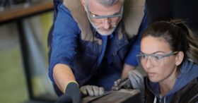 Pourquoi recruter un apprenti va vous coûter encore plus cher