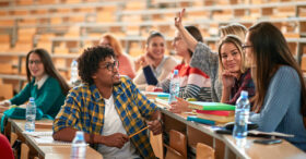 5 actions pour travailler durablement avec les écoles et recruter