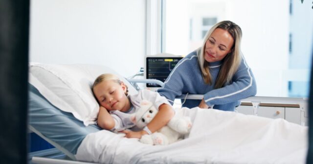 Enfant gravement malade : de nouveaux droits pour les salariés parents