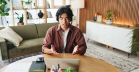 Et si le télétravail pesait plus que l’IA sur le chômage des jeunes&nbsp;?