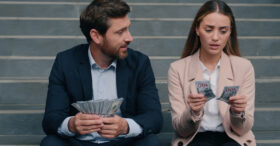 Les femmes moins bien payées que les hommes dès la proposition initiale