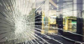 Dégradations après les manifestations : quelles obligations pour l’employeur ?