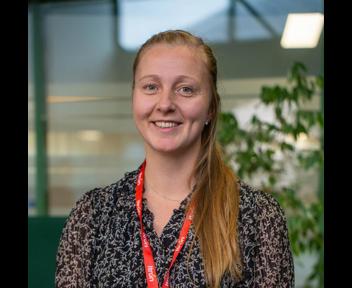 Marjolaine, ingénieure électronique en R&D chez ITRON