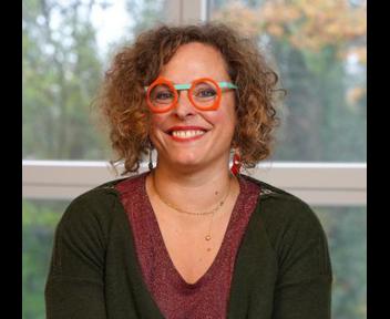 Pauline, Référente Logement à l'Association Saint Benoit Labre